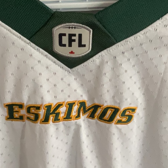 Adidas Green and White Jersey for Sports Enthusiasts - Picture 4 of 5